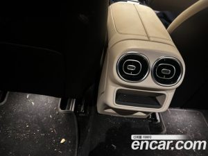 Mercedes-Benz GLC-Class GLC300 4MATIC Avantgarde 2025 года из Южной Кореи
