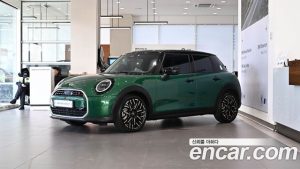 Mini Cooper 5Door Favoured 2025 года из Южной Кореи