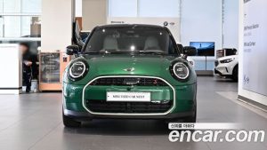Mini Cooper 5Door Favoured 2025 года из Южной Кореи