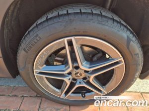 Mercedes-Benz GLB-Class GLB250 4MATIC 2023 года из Южной Кореи