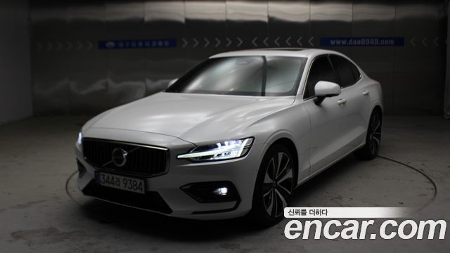 Volvo S60 B5 ULTIMATE Bright 2024 года из Кореи