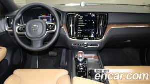 Volvo S60 B5 ULTIMATE Bright 2024 года из Южной Кореи