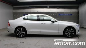 Volvo S60 B5 ULTIMATE Bright 2024 года из Южной Кореи