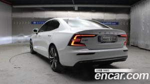 Volvo S60 B5 ULTIMATE Bright 2024 года из Южной Кореи