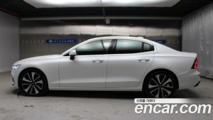 Volvo S60 B5 ULTIMATE Bright 2024 года из Южной Кореи