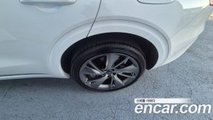 Genesis GV70 2.5T Бензин AWD 2024 года из Южной Кореи