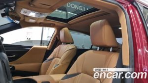 Lexus ES Luxury Plus 2023 года из Южной Кореи