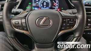 Lexus ES Luxury Plus 2023 года из Южной Кореи