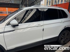 Volkswagen Tiguan 2.0 TDI 4 Prestige 2023 года из Южной Кореи