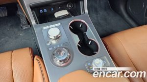 Genesis GV80 2.5T Бензин AWD 2024 года из Южной Кореи