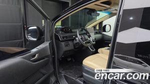 Hyundai Staria Tourer 11-Seater 2024 года из Южной Кореи
