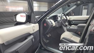 Land Rover Discovery P360 R-Dynamic SE 2023 года из Южной Кореи