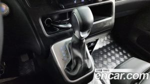 Hyundai Staria Tourer 11-Seater 2025 года из Южной Кореи