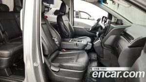 Hyundai Staria Tourer 11-Seater 2025 года из Южной Кореи