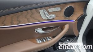 Mercedes-Benz E-Class E250 Exclusive 2023 года из Южной Кореи