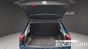 Volkswagen Tiguan 2.0 TDI 4 Prestige 2023 года из Южной Кореи