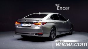 Lexus ES F-Sport Design Charger 2024 года из Южной Кореи