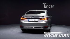 Lexus ES F-Sport Design Charger 2024 года из Южной Кореи