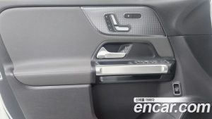 Mercedes-Benz EQB EQB300 4MATIC 2024 года из Южной Кореи