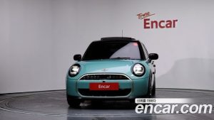 Mini Cooper 5Door Favoured 2025 года из Южной Кореи