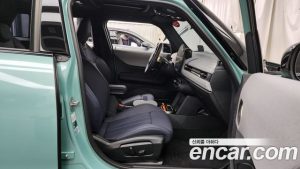 Mini Cooper 5Door Favoured 2025 года из Южной Кореи