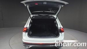 Volkswagen Tiguan 2.0 TDI Prestige 2023 года из Южной Кореи