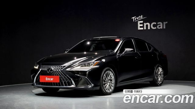 Lexus ES Luxury Plus 2024 года из Кореи