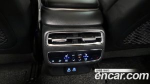Genesis GV70 2.5T Бензин 2WD 2025 года из Южной Кореи