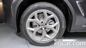 BMW X4 xDrive20i xLine 2024 года из Южной Кореи
