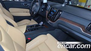 Volvo XC60 B6 ULTIMATE Bright 2024 года из Южной Кореи