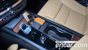 Volvo XC60 B6 ULTIMATE Bright 2024 года из Южной Кореи