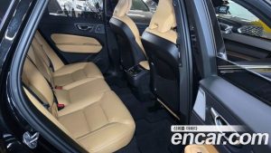 Volvo XC60 B6 ULTIMATE Bright 2024 года из Южной Кореи