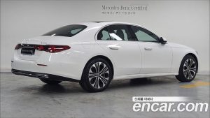 Mercedes-Benz E-Class E350e 4MATIC 2025 года из Южной Кореи