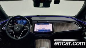 Mercedes-Benz E-Class E350e 4MATIC 2025 года из Южной Кореи
