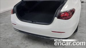 Mercedes-Benz E-Class E350e 4MATIC 2025 года из Южной Кореи