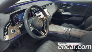Mercedes-Benz E-Class E350e 4MATIC 2025 года из Южной Кореи