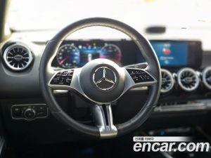 Mercedes-Benz GLB-Class GLB200 d 2024 года из Южной Кореи
