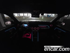 Mercedes-Benz GLB-Class GLB200 d 2024 года из Южной Кореи