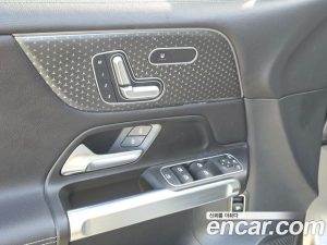 Mercedes-Benz GLB-Class GLB200 d 2024 года из Южной Кореи