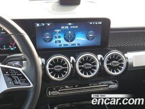 Mercedes-Benz GLB-Class GLB200 d 2024 года из Южной Кореи
