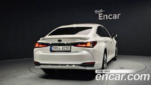 Lexus ES Executive 2025 года из Южной Кореи