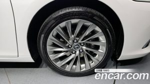 Lexus ES Executive 2025 года из Южной Кореи