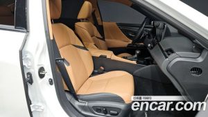 Lexus ES Executive 2025 года из Южной Кореи
