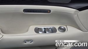 Genesis G90 Бензин 3.5 Turbo e-S/C AWD LWB 2024 года из Южной Кореи