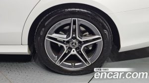 Mercedes-Benz E-Class E250 AMG Line 2023 года из Южной Кореи