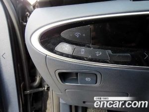 Genesis GV70 2.5T Бензин AWD 2025 года из Южной Кореи