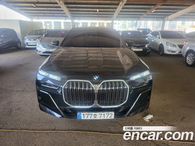 BMW 7-Series 740i xDrive M Sport 2025 года из Кореи