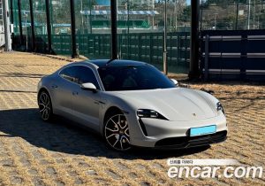 Porsche Taycan Base 2023 года из Южной Кореи