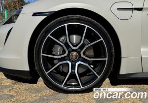 Porsche Taycan Base 2023 года из Южной Кореи