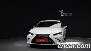 Lexus ES Executive 2025 года из Южной Кореи